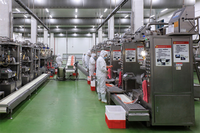 迎風而礪 “企”心拼 新希望六和拉滿產能 守護火腿腸貨架不空